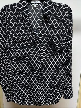 Express Black and White Geometric Print Blouse